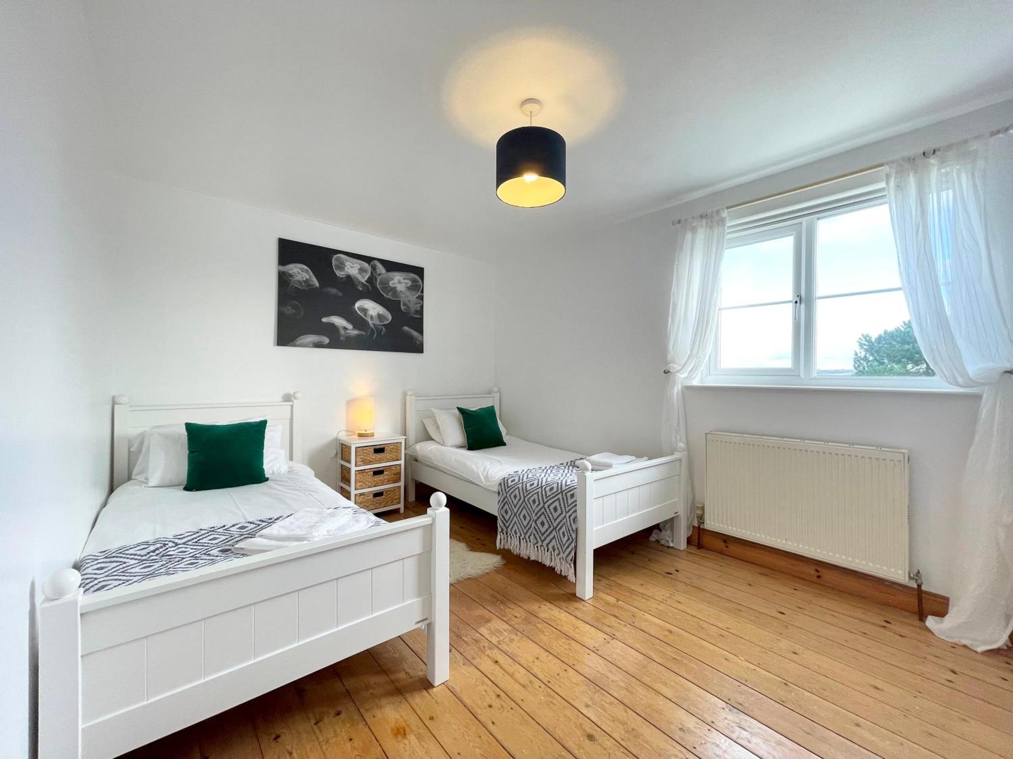 Spacious Home Sleeps 6 Short Walk To Port Isaac Village & Stunning Views Extérieur photo